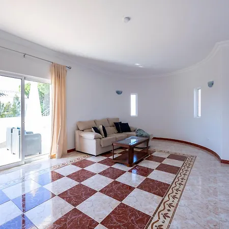 Lis Villa